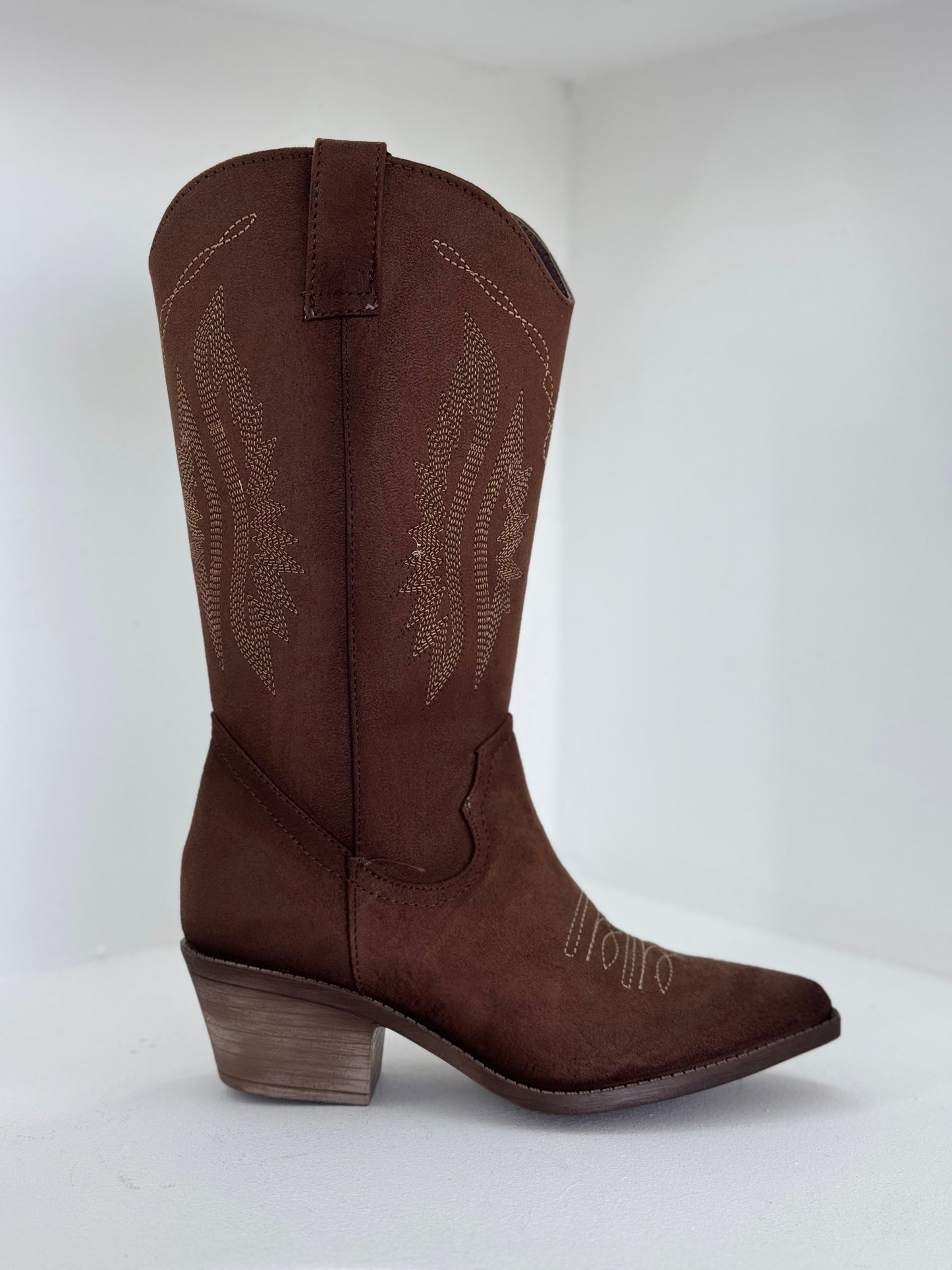 SOFI COWBOY BOOTS CAFÉ
