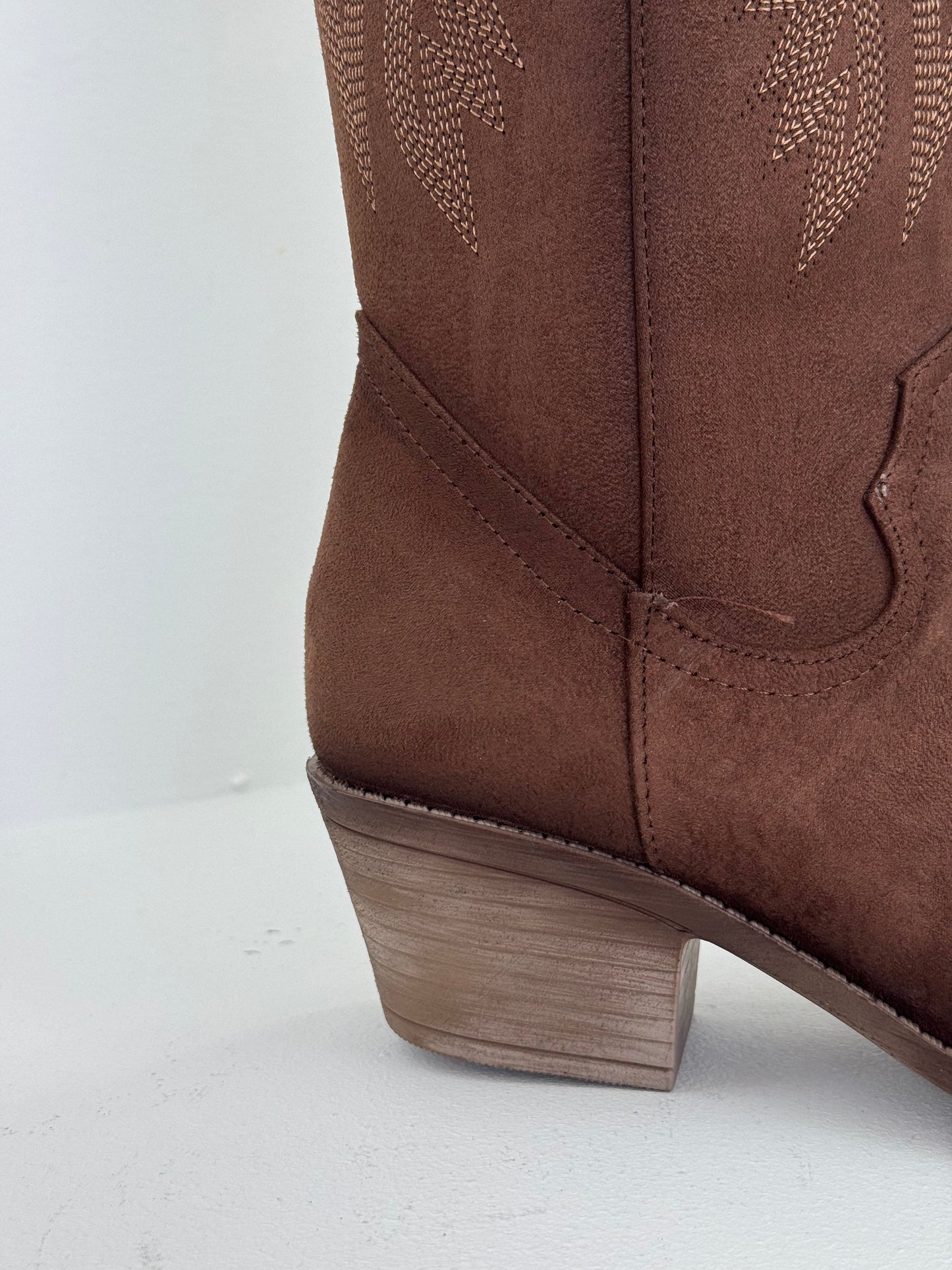 SOFI COWBOY BOOTS CAFÉ