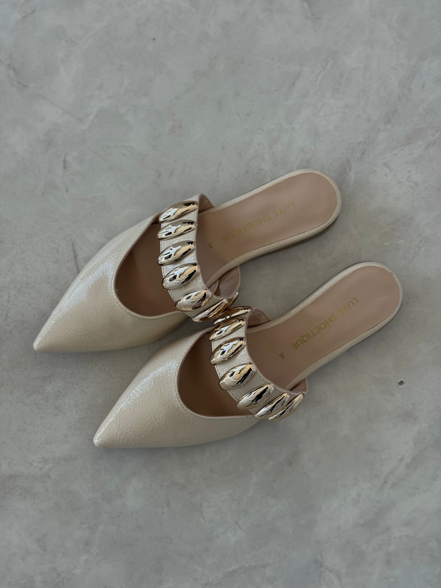 FLATS LUNA LATTE