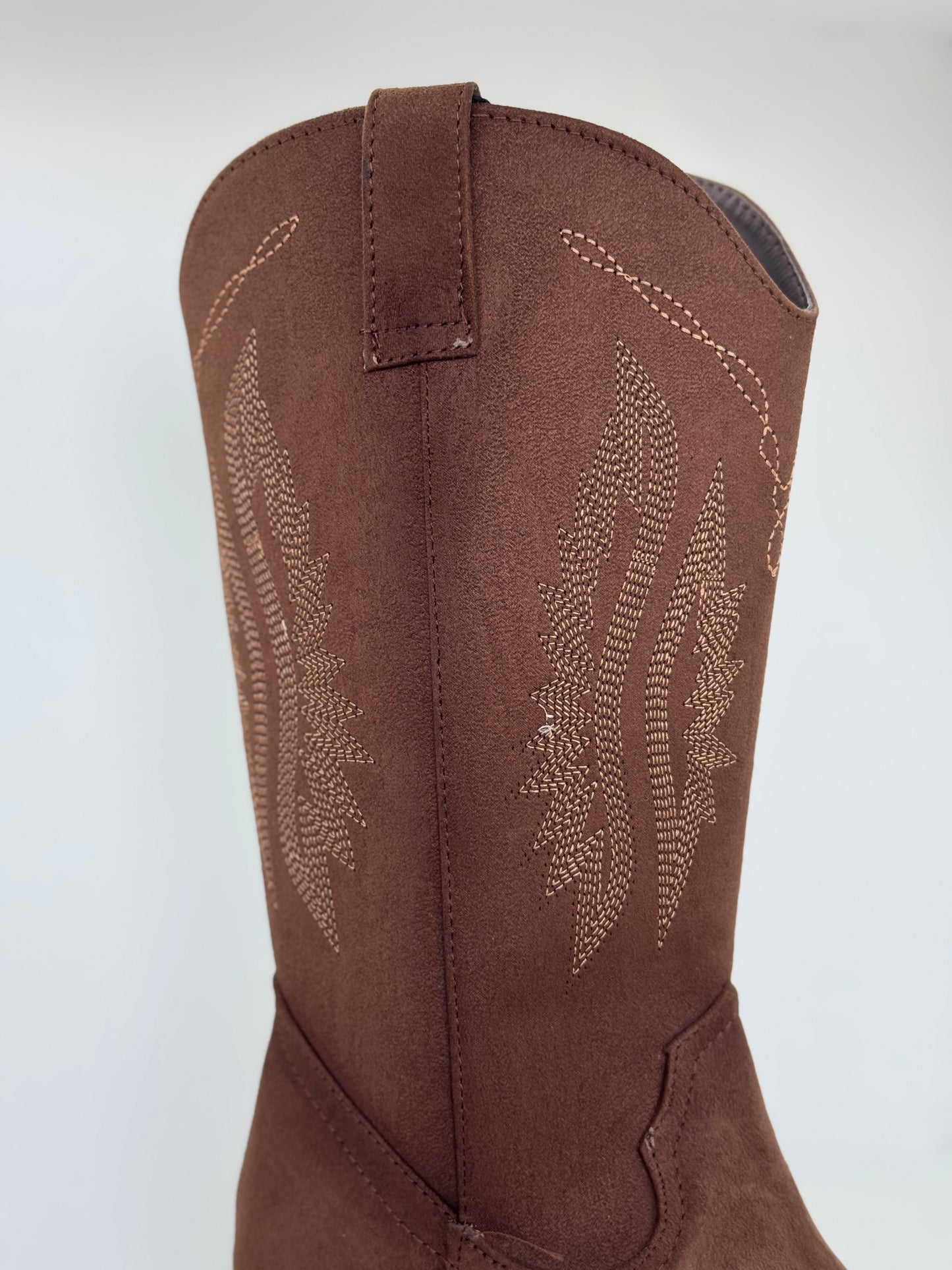 SOFI COWBOY BOOTS CAFÉ