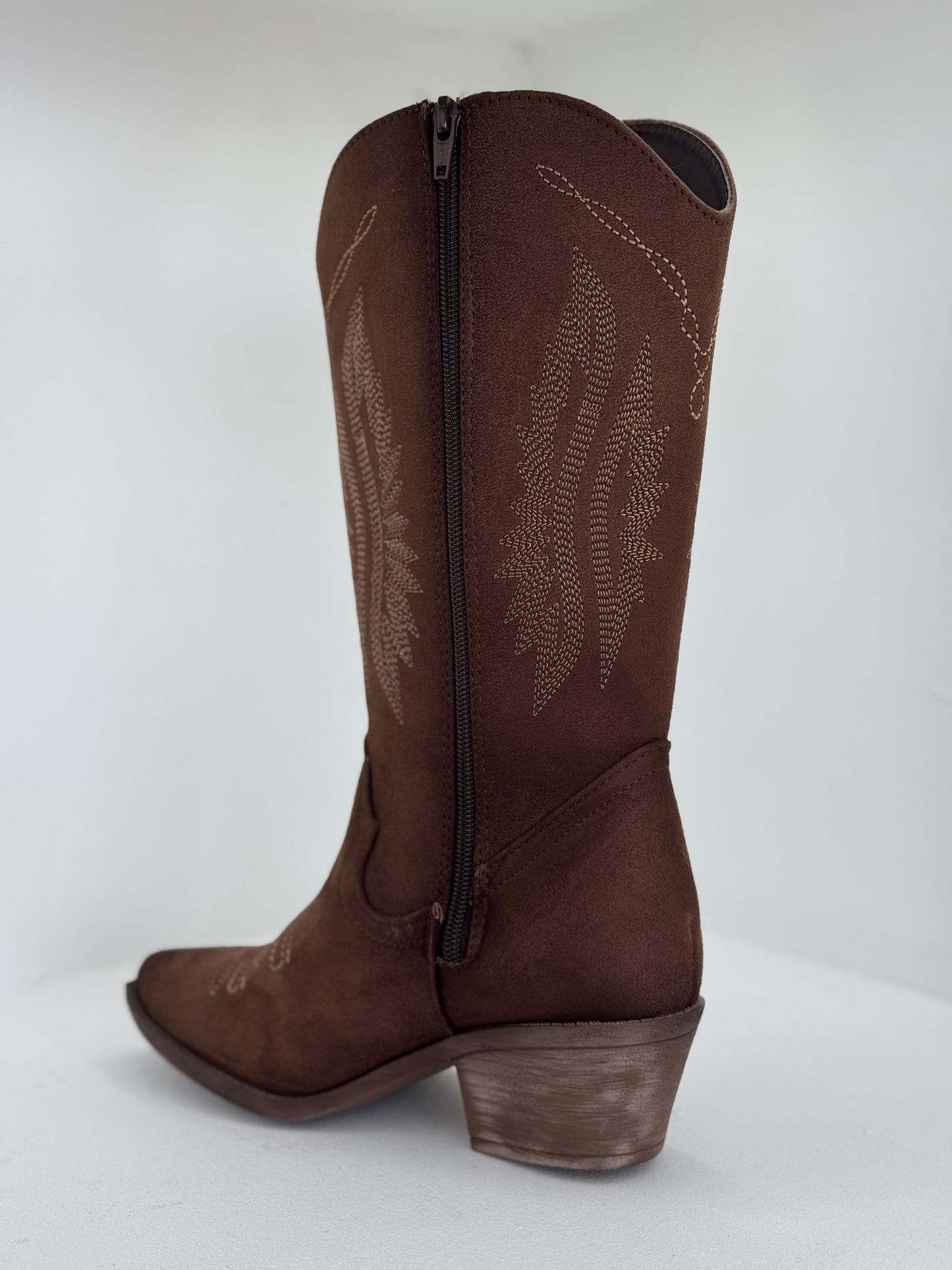SOFI COWBOY BOOTS CAFÉ