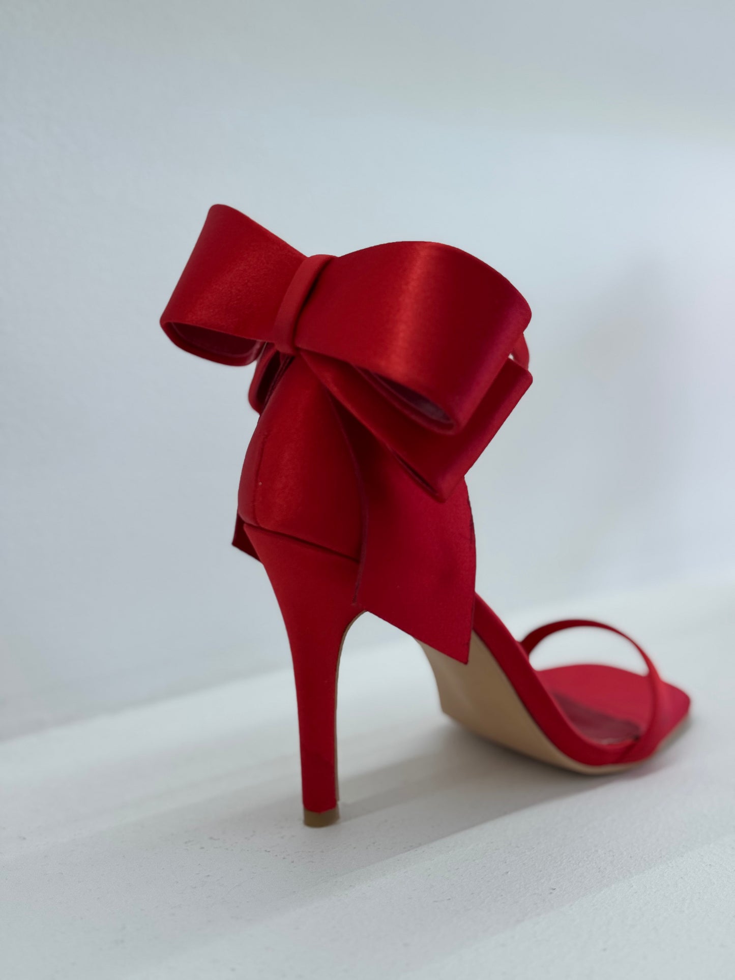 KITTY HEELS SATIN ROJO