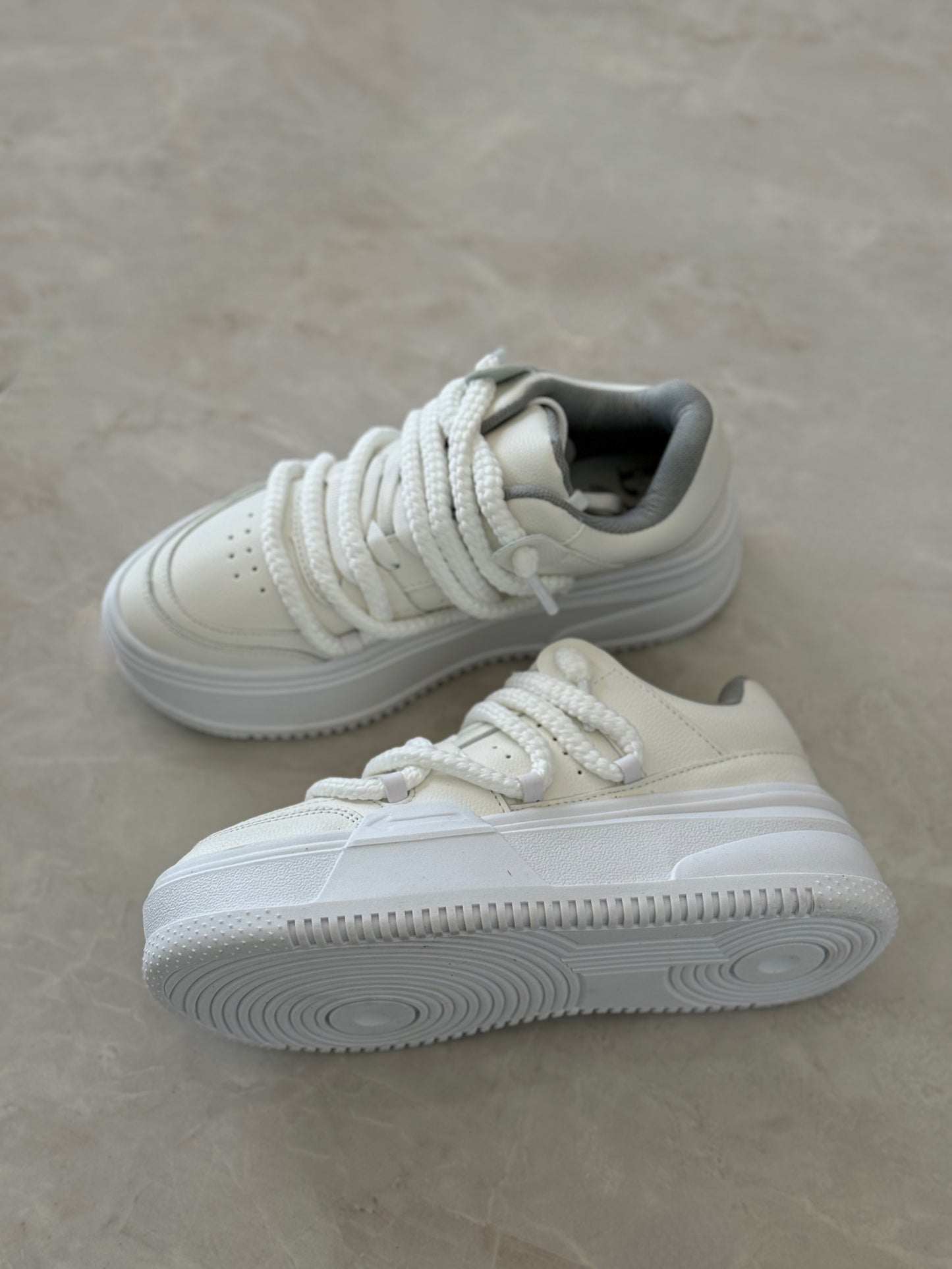 LASSY SNEAKERS PLATAFORMA