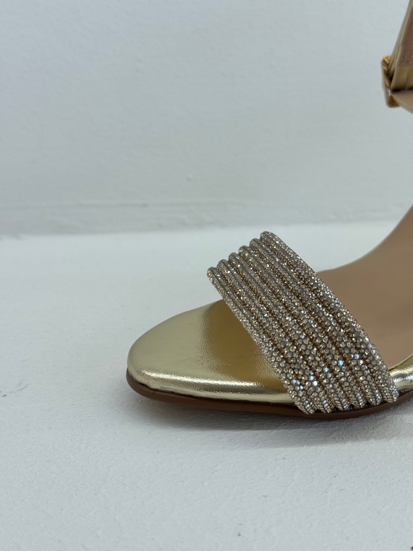 CRYSTAL HEELS ORO