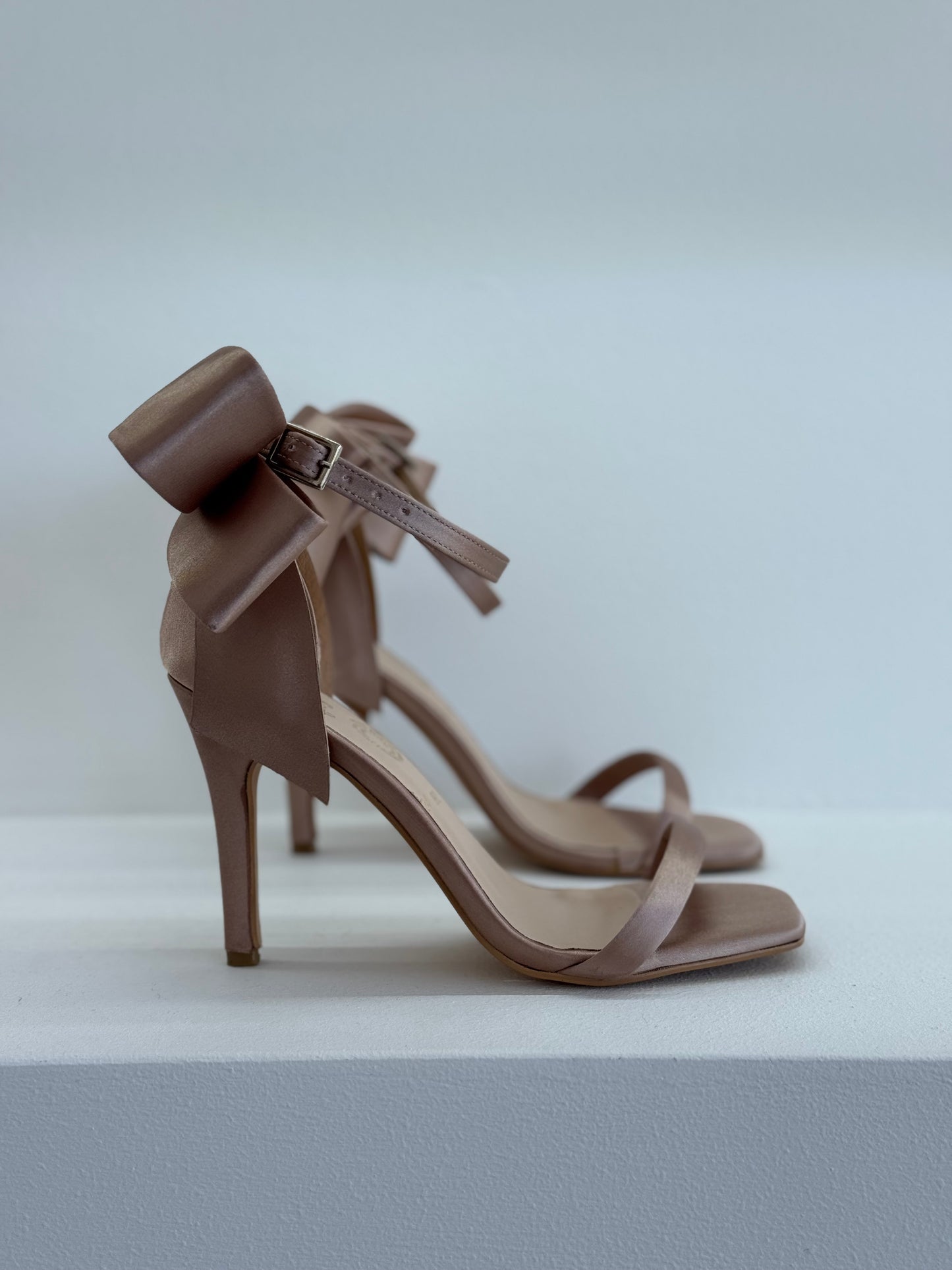 KITTY HEEL SATIN NUDE