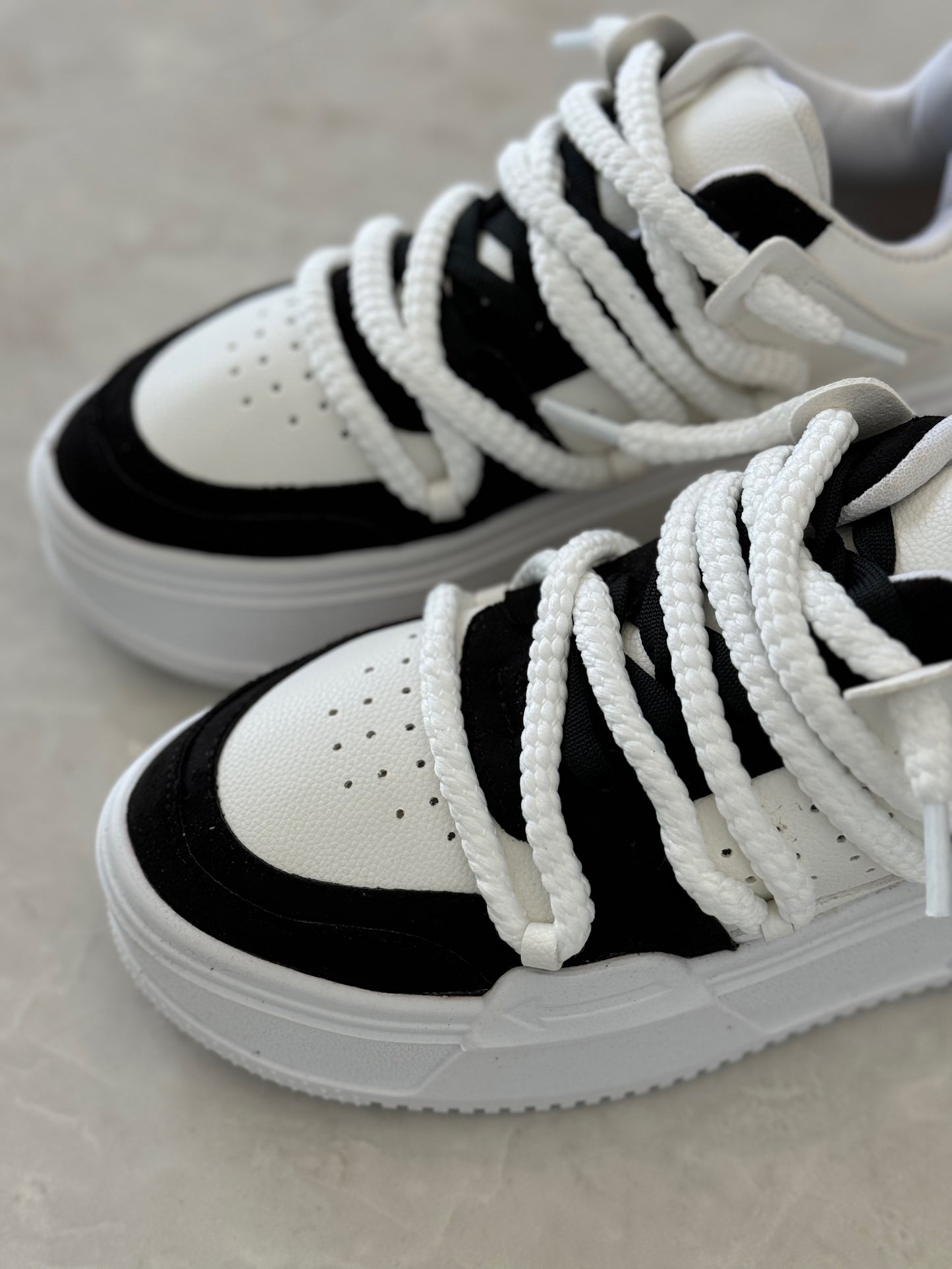 LASSY SNEAKERS PLATAFORMA